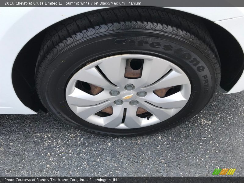 Summit White / Jet Black/Medium Titanium 2016 Chevrolet Cruze Limited LS