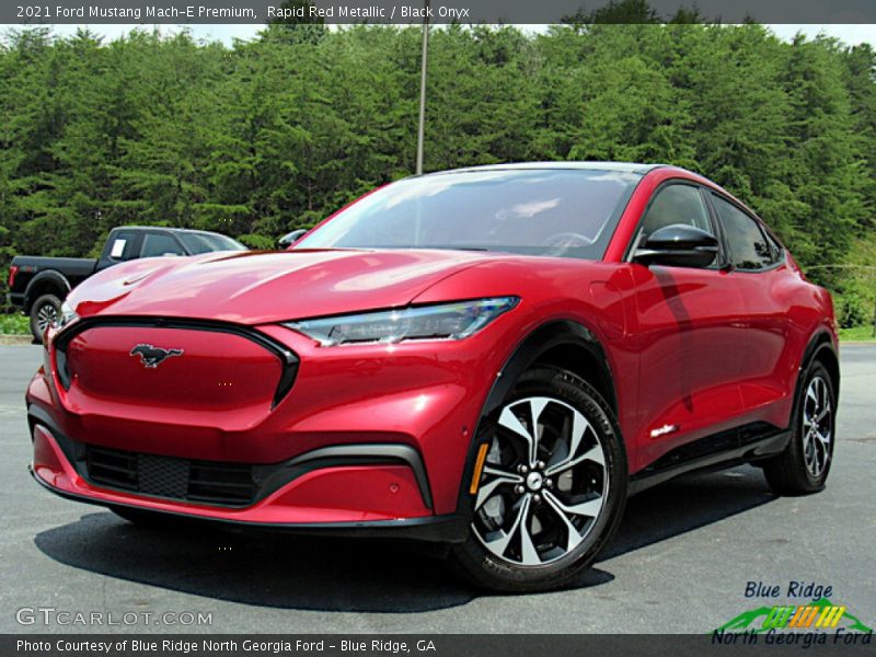 Front 3/4 View of 2021 Mustang Mach-E Premium