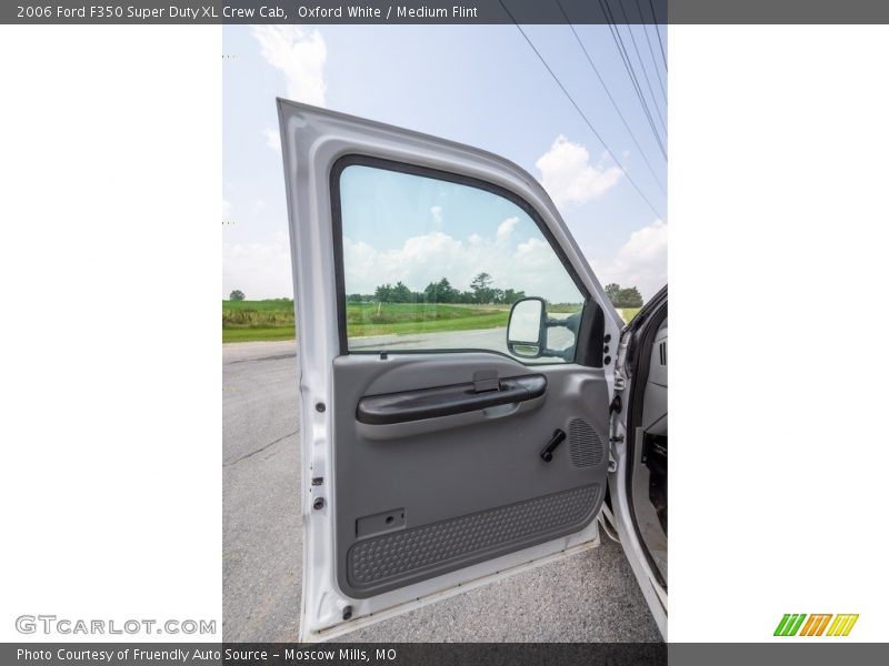 Oxford White / Medium Flint 2006 Ford F350 Super Duty XL Crew Cab