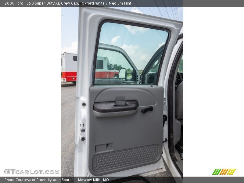 Oxford White / Medium Flint 2006 Ford F350 Super Duty XL Crew Cab