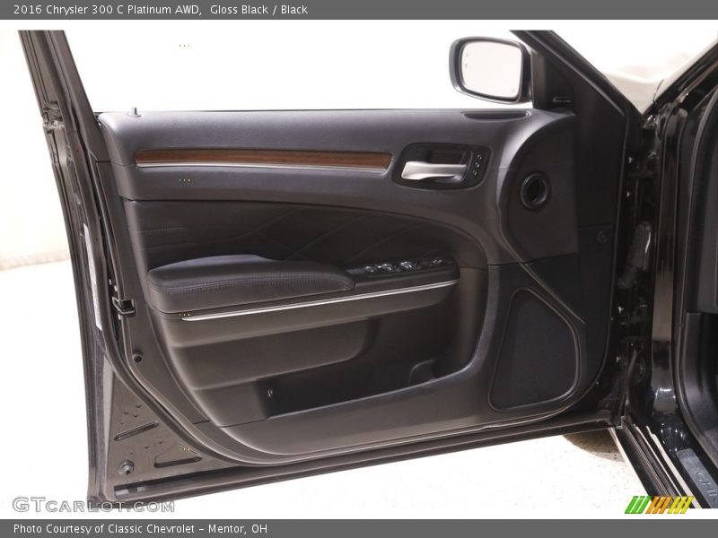 Door Panel of 2016 300 C Platinum AWD