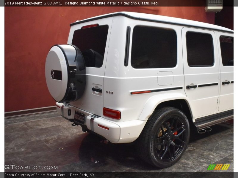 designo Diamond White Metallic / designo Classic Red 2019 Mercedes-Benz G 63 AMG