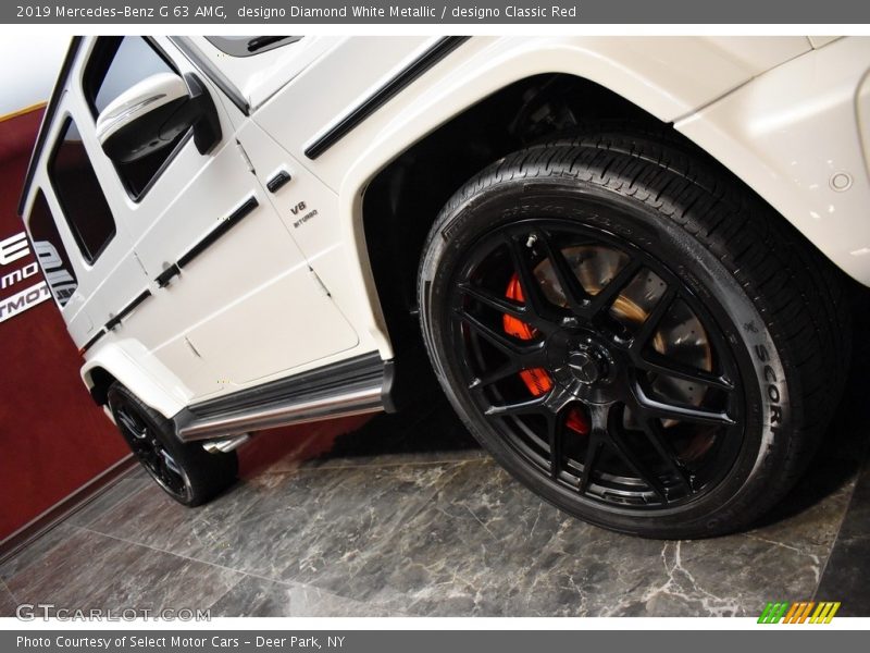 designo Diamond White Metallic / designo Classic Red 2019 Mercedes-Benz G 63 AMG