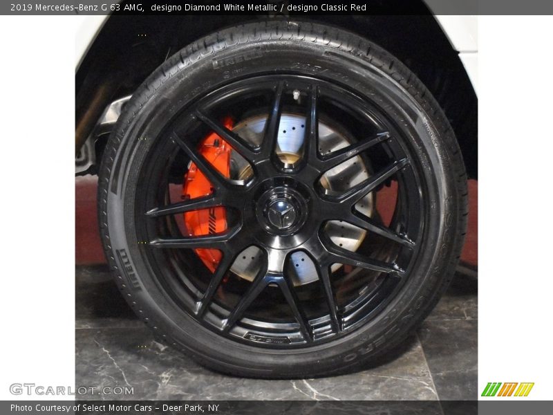 designo Diamond White Metallic / designo Classic Red 2019 Mercedes-Benz G 63 AMG