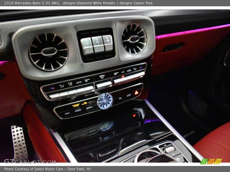 designo Diamond White Metallic / designo Classic Red 2019 Mercedes-Benz G 63 AMG