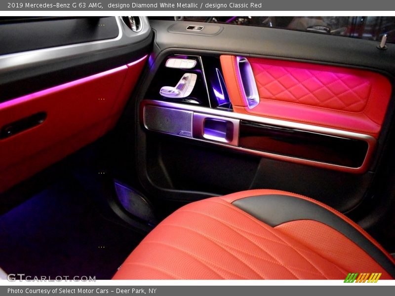 designo Diamond White Metallic / designo Classic Red 2019 Mercedes-Benz G 63 AMG