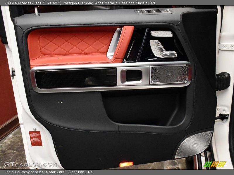 designo Diamond White Metallic / designo Classic Red 2019 Mercedes-Benz G 63 AMG