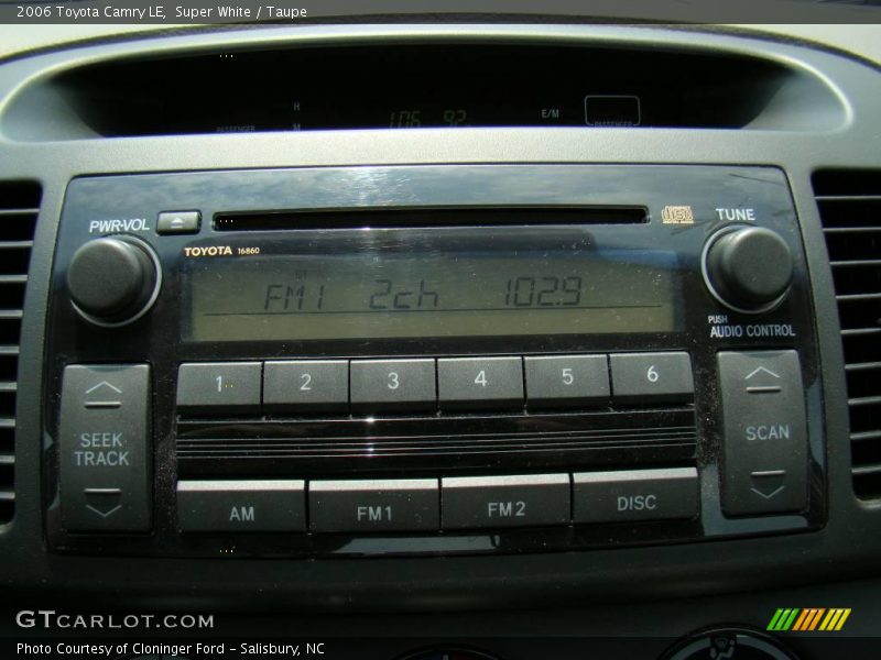Super White / Taupe 2006 Toyota Camry LE