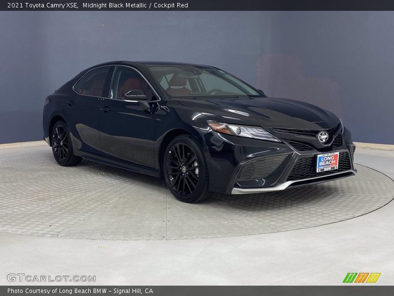Front 3/4 View of 2021 Camry XSE