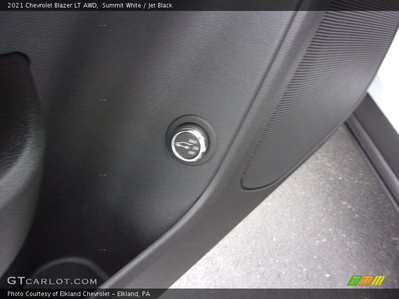 Summit White / Jet Black 2021 Chevrolet Blazer LT AWD