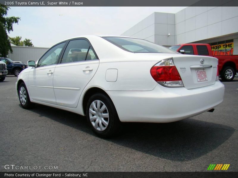 Super White / Taupe 2006 Toyota Camry LE