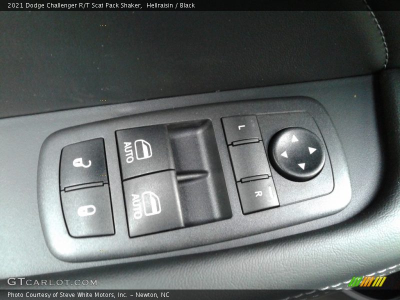 Hellraisin / Black 2021 Dodge Challenger R/T Scat Pack Shaker