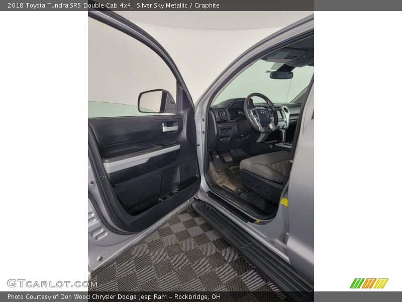 Silver Sky Metallic / Graphite 2018 Toyota Tundra SR5 Double Cab 4x4