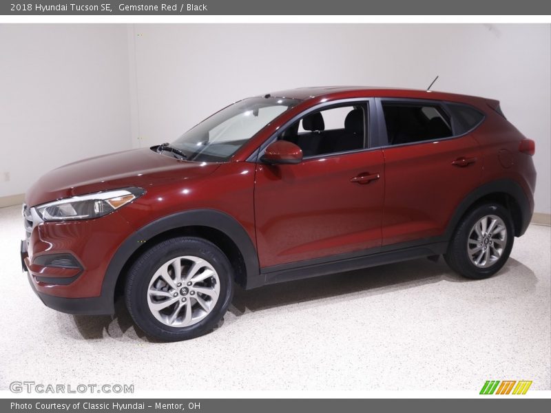 Front 3/4 View of 2018 Tucson SE
