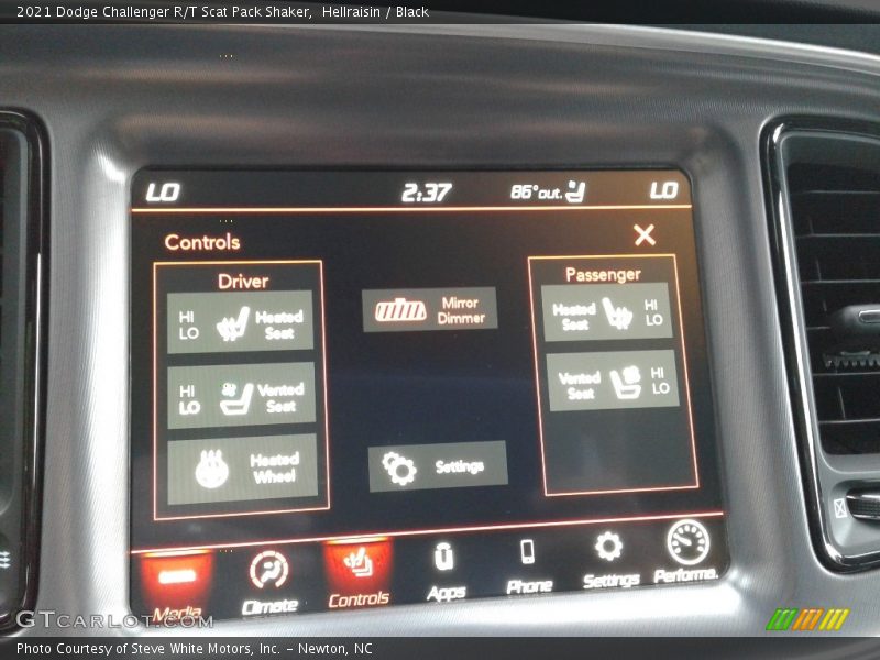 Controls of 2021 Challenger R/T Scat Pack Shaker