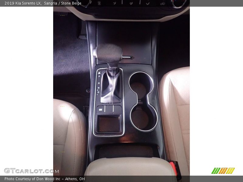 Sangria / Stone Beige 2019 Kia Sorento LX