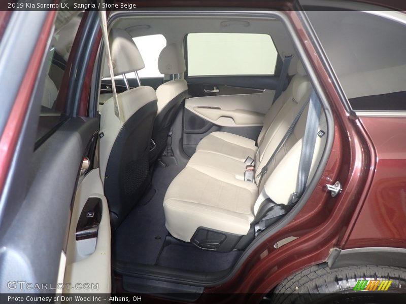 Sangria / Stone Beige 2019 Kia Sorento LX