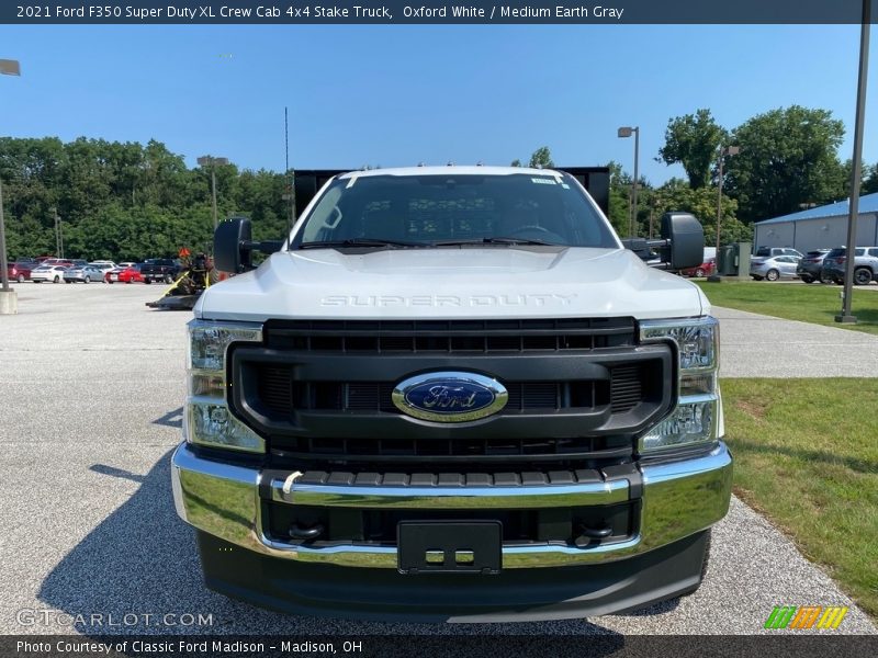 Oxford White / Medium Earth Gray 2021 Ford F350 Super Duty XL Crew Cab 4x4 Stake Truck