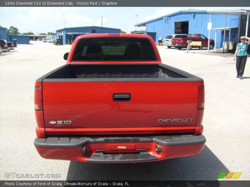 Victory Red / Graphite 1999 Chevrolet S10 LS Extended Cab