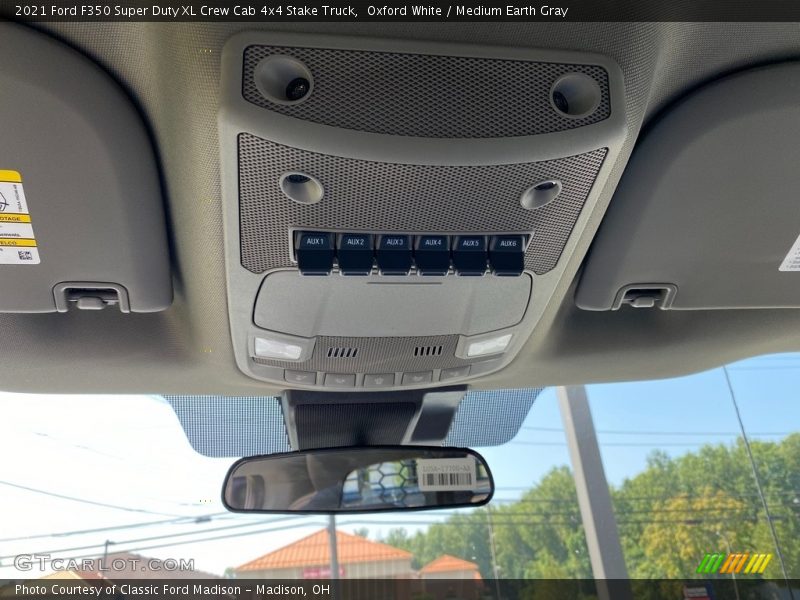 Oxford White / Medium Earth Gray 2021 Ford F350 Super Duty XL Crew Cab 4x4 Stake Truck