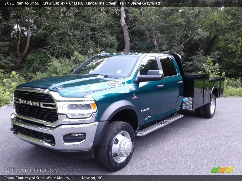 Front 3/4 View of 2021 4500 SLT Crew Cab 4x4 Chassis