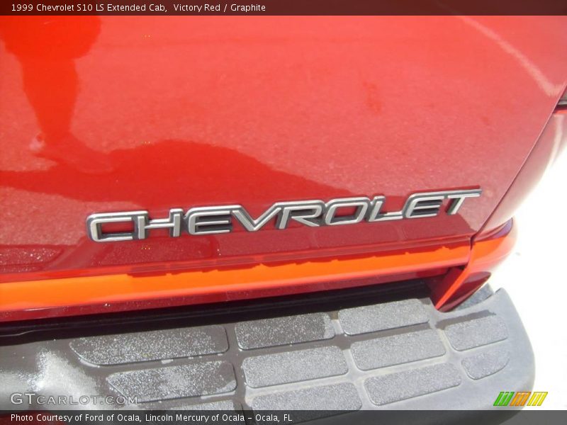 Victory Red / Graphite 1999 Chevrolet S10 LS Extended Cab