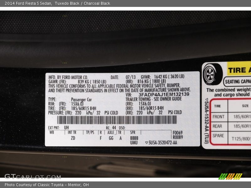 Tuxedo Black / Charcoal Black 2014 Ford Fiesta S Sedan