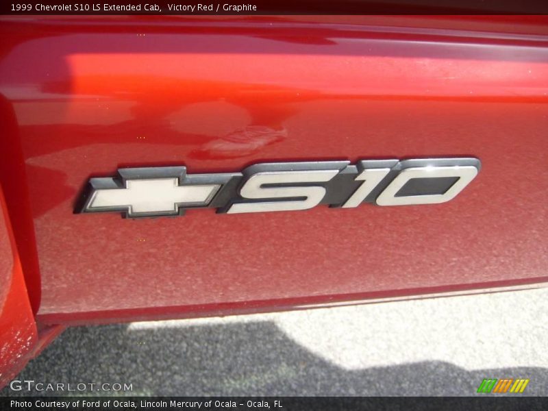 Victory Red / Graphite 1999 Chevrolet S10 LS Extended Cab