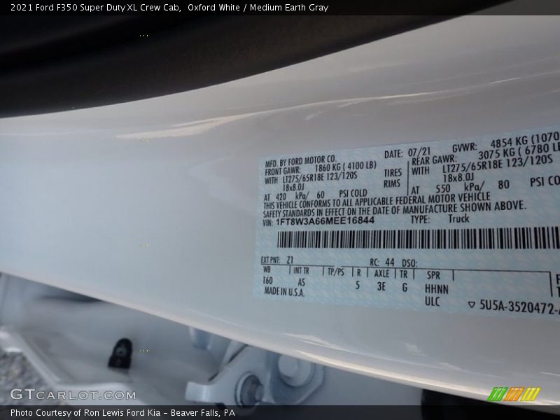 Oxford White / Medium Earth Gray 2021 Ford F350 Super Duty XL Crew Cab