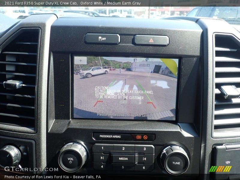 Oxford White / Medium Earth Gray 2021 Ford F350 Super Duty XL Crew Cab