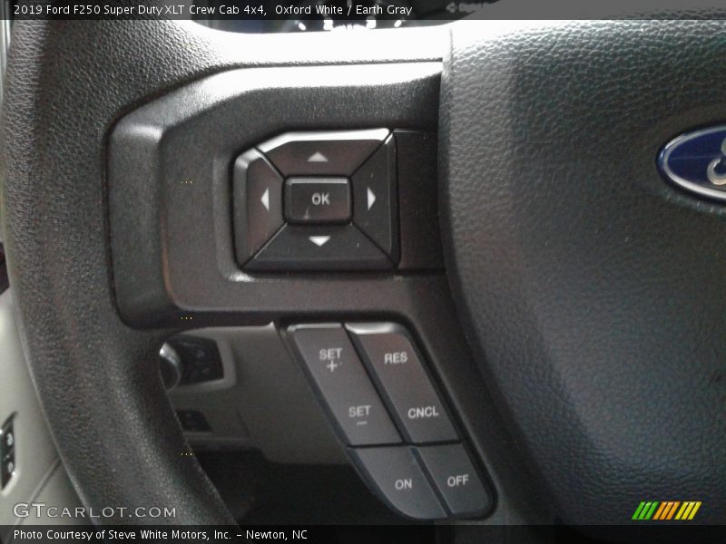 Oxford White / Earth Gray 2019 Ford F250 Super Duty XLT Crew Cab 4x4