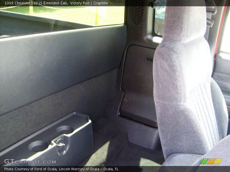 Victory Red / Graphite 1999 Chevrolet S10 LS Extended Cab