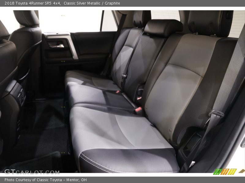 Classic Silver Metallic / Graphite 2018 Toyota 4Runner SR5 4x4