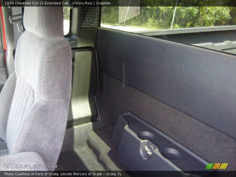 Victory Red / Graphite 1999 Chevrolet S10 LS Extended Cab