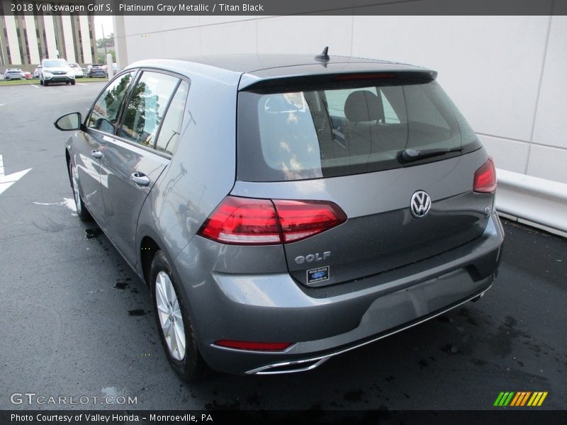 Platinum Gray Metallic / Titan Black 2018 Volkswagen Golf S