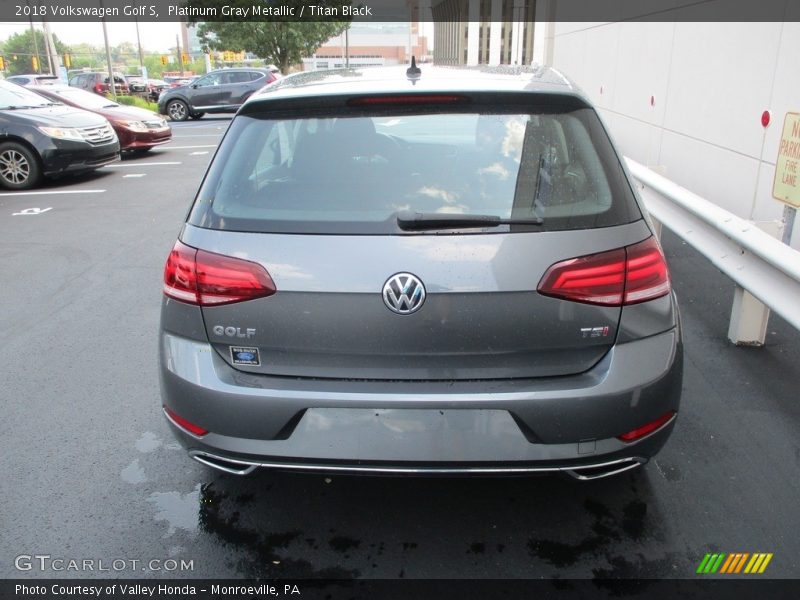 Platinum Gray Metallic / Titan Black 2018 Volkswagen Golf S