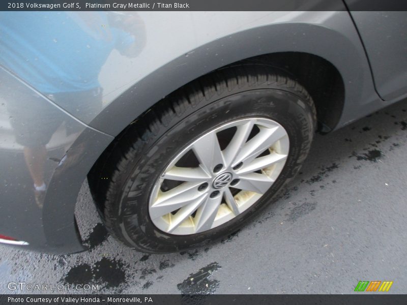 Platinum Gray Metallic / Titan Black 2018 Volkswagen Golf S