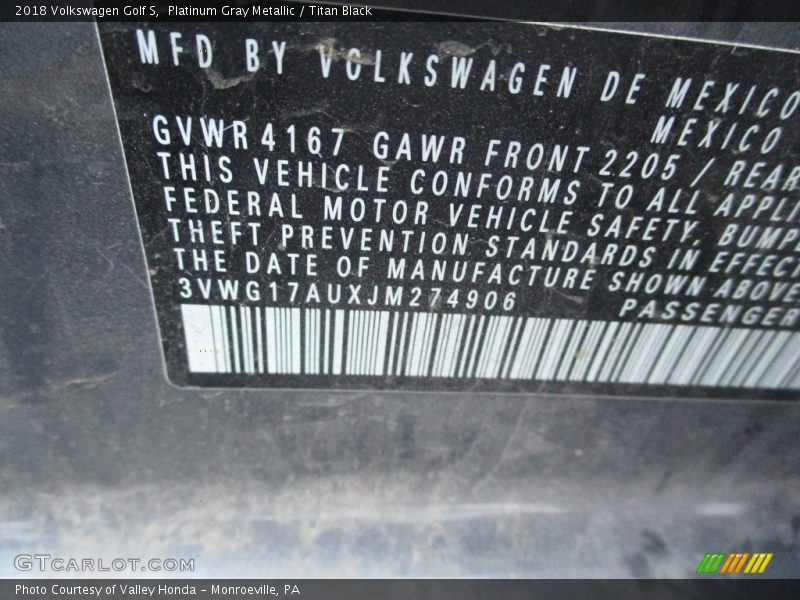 Platinum Gray Metallic / Titan Black 2018 Volkswagen Golf S