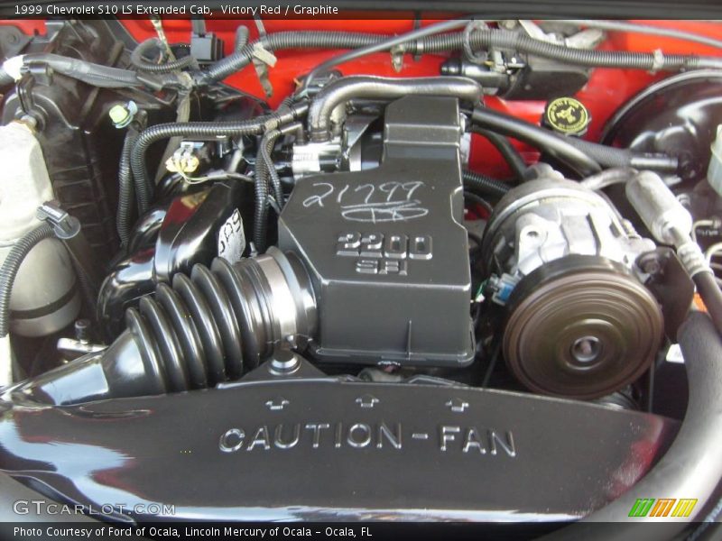 Victory Red / Graphite 1999 Chevrolet S10 LS Extended Cab