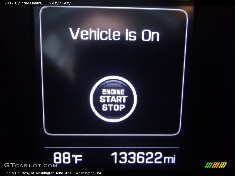 Gray / Gray 2017 Hyundai Elantra SE