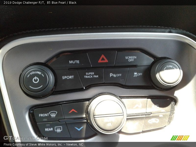 B5 Blue Pearl / Black 2019 Dodge Challenger R/T