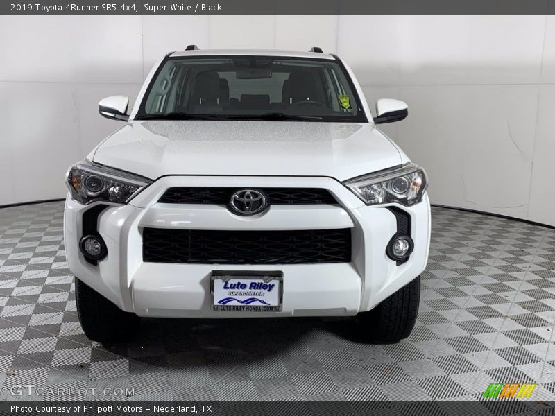 Super White / Black 2019 Toyota 4Runner SR5 4x4