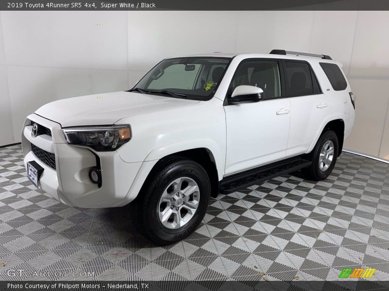 Super White / Black 2019 Toyota 4Runner SR5 4x4