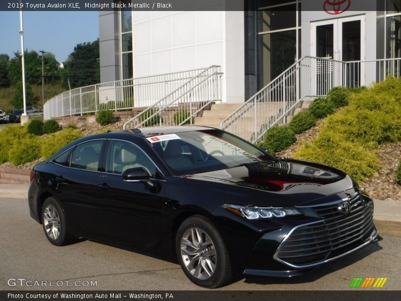 Midnight Black Metallic / Black 2019 Toyota Avalon XLE