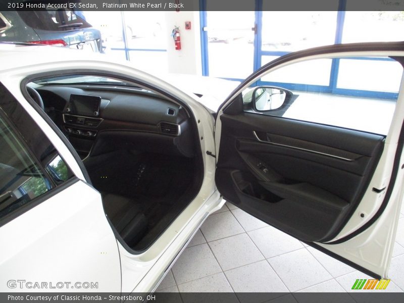 Platinum White Pearl / Black 2019 Honda Accord EX Sedan