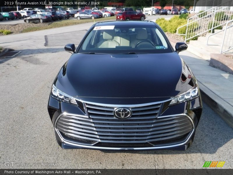 Midnight Black Metallic / Black 2019 Toyota Avalon XLE