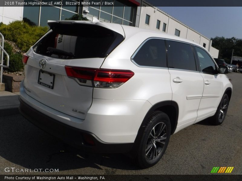 Blizzard White Pearl / Black 2018 Toyota Highlander LE AWD