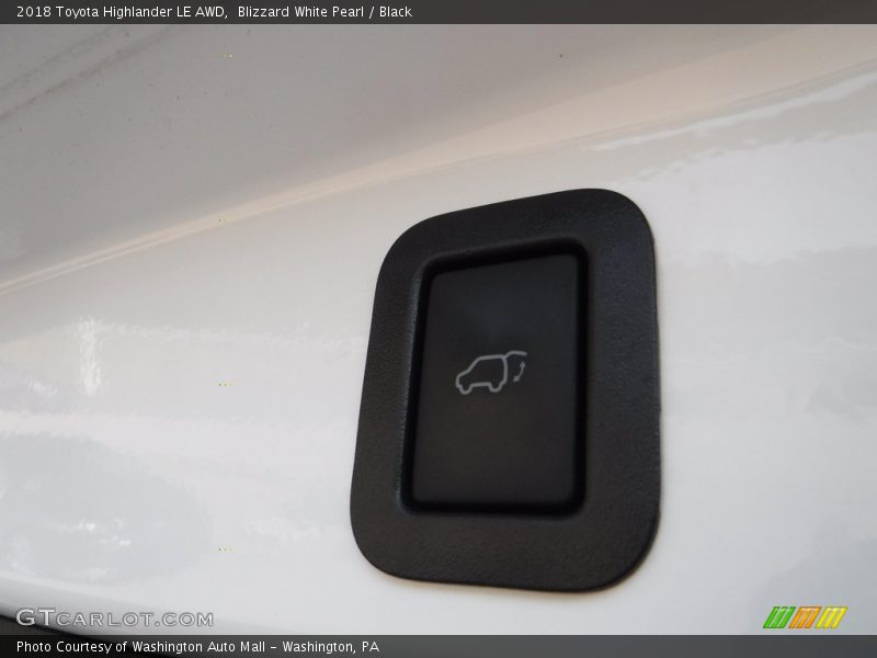 Blizzard White Pearl / Black 2018 Toyota Highlander LE AWD