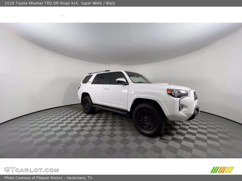 Super White / Black 2018 Toyota 4Runner TRD Off-Road 4x4