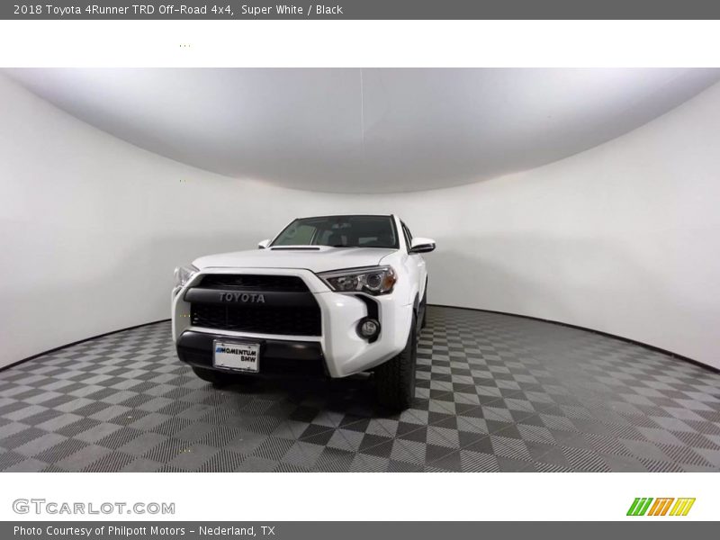 Super White / Black 2018 Toyota 4Runner TRD Off-Road 4x4